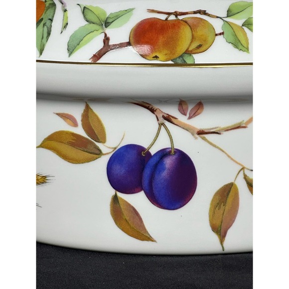 Royal Worcester EVESHAM Gold 2.5 QT Casserole with Lid England Vintage Retired - Picture 6 of 16